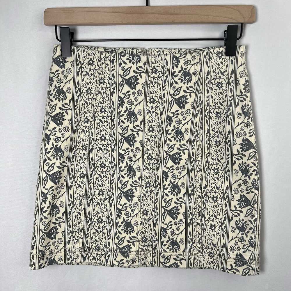 Free People Mini Skirt Womens 0 Cream Navy Floral Stretchy Denim Zip Back‎ Boho